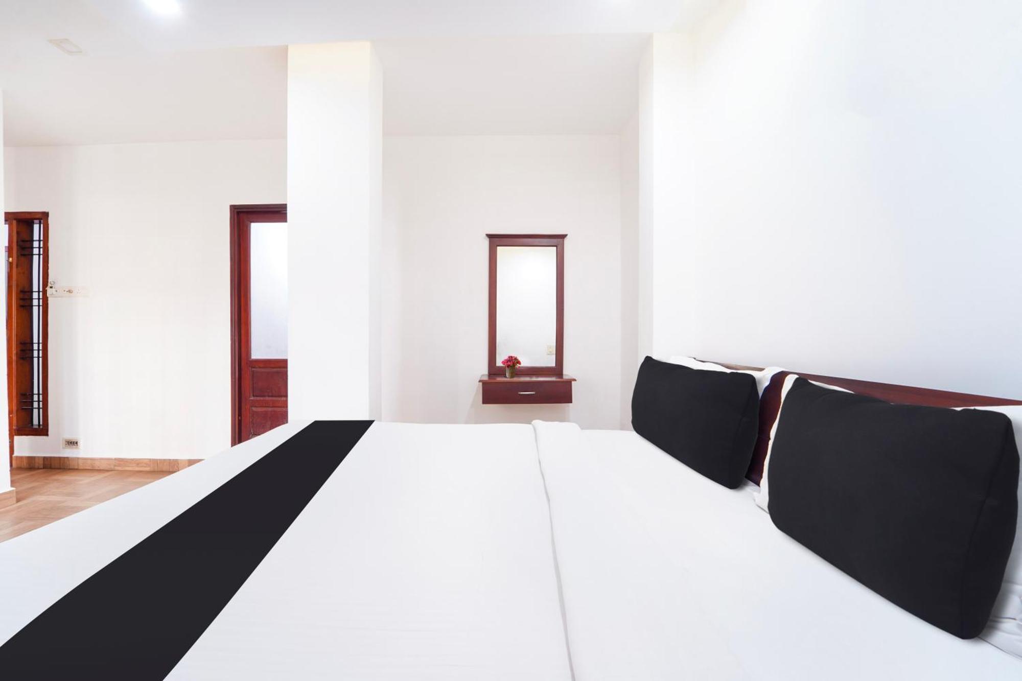 Super Townhouse City Center Ernakulam Kochi المظهر الخارجي الصورة