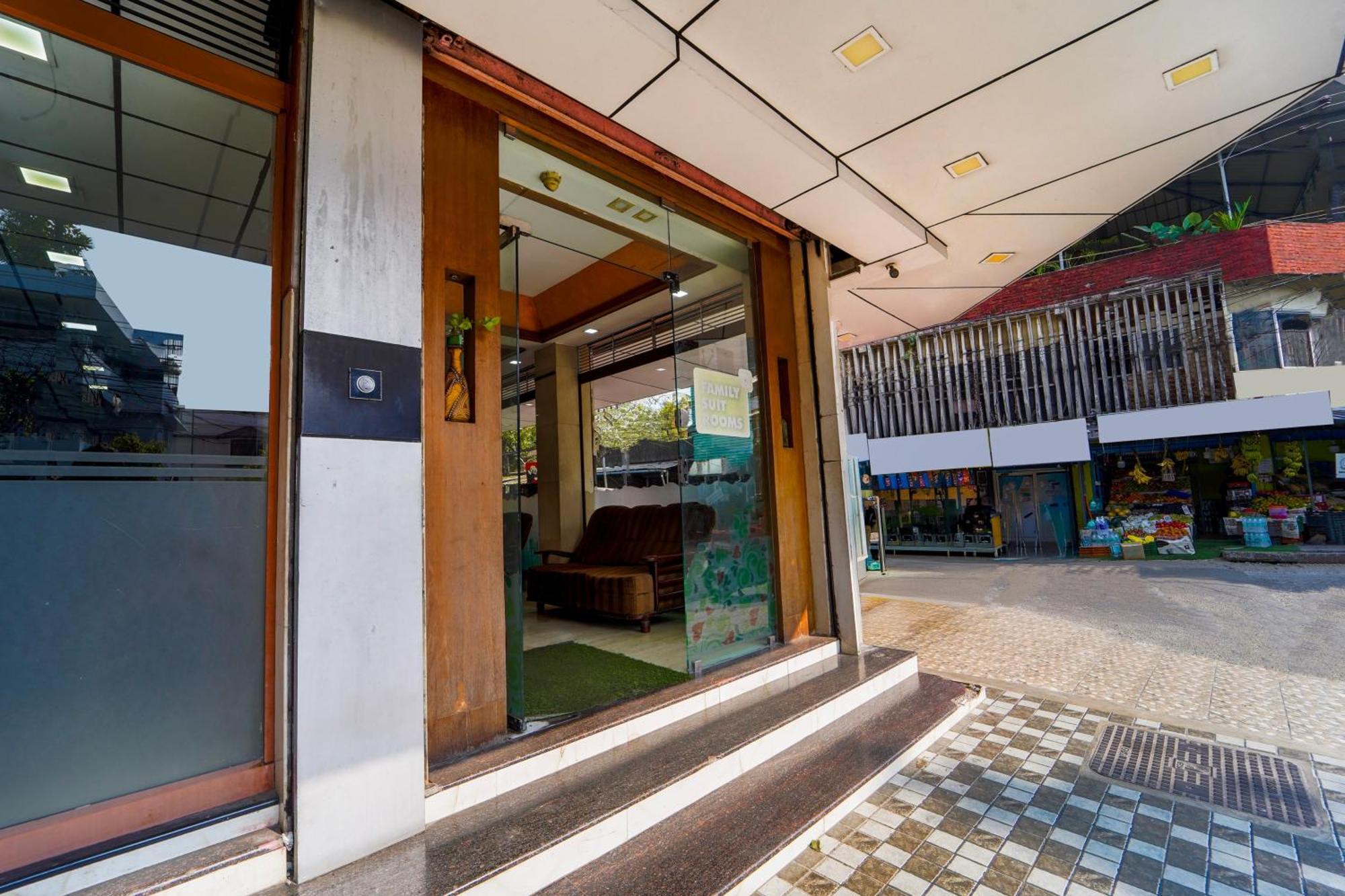Super Townhouse City Center Ernakulam Kochi المظهر الخارجي الصورة