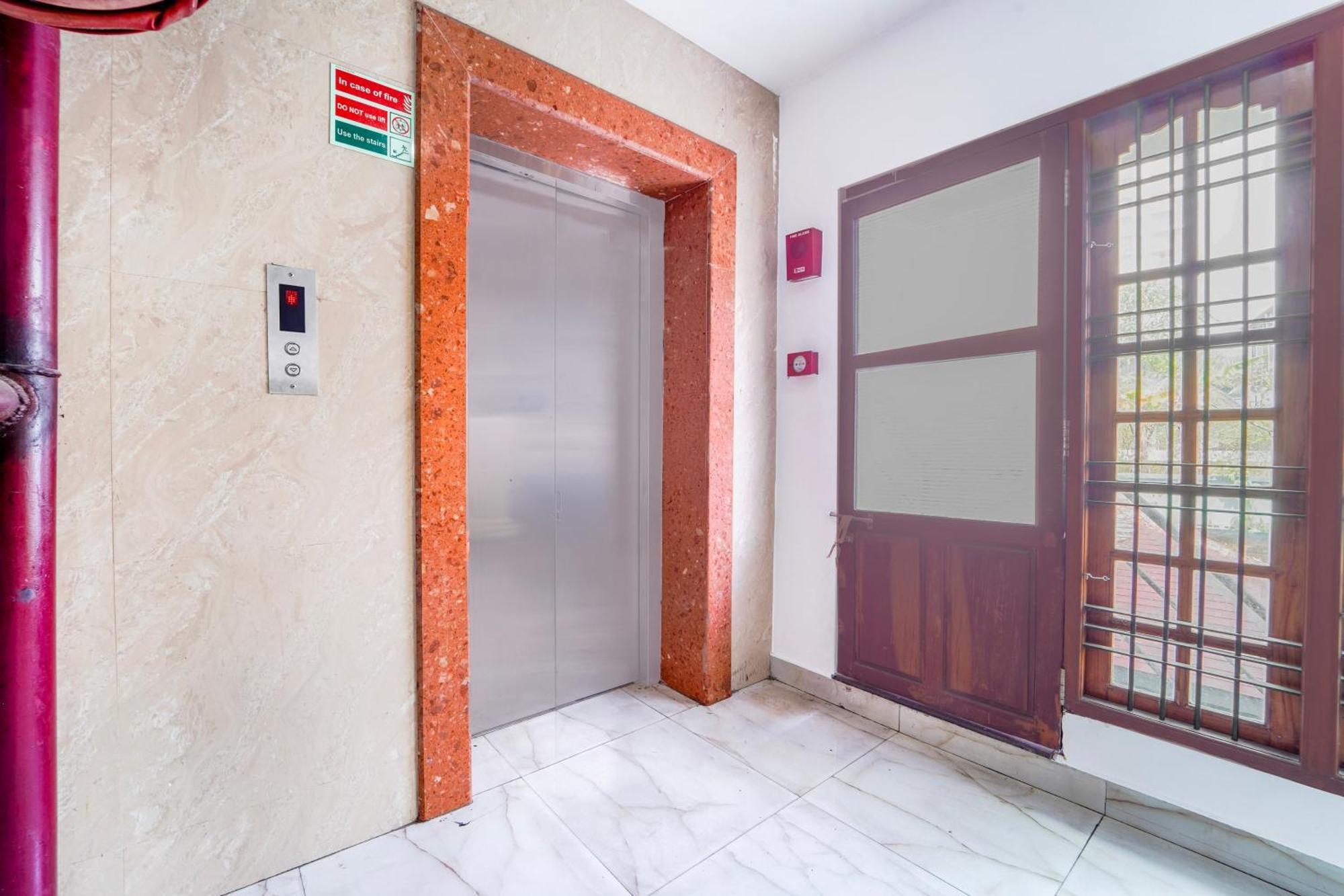 Super Townhouse City Center Ernakulam Kochi المظهر الخارجي الصورة
